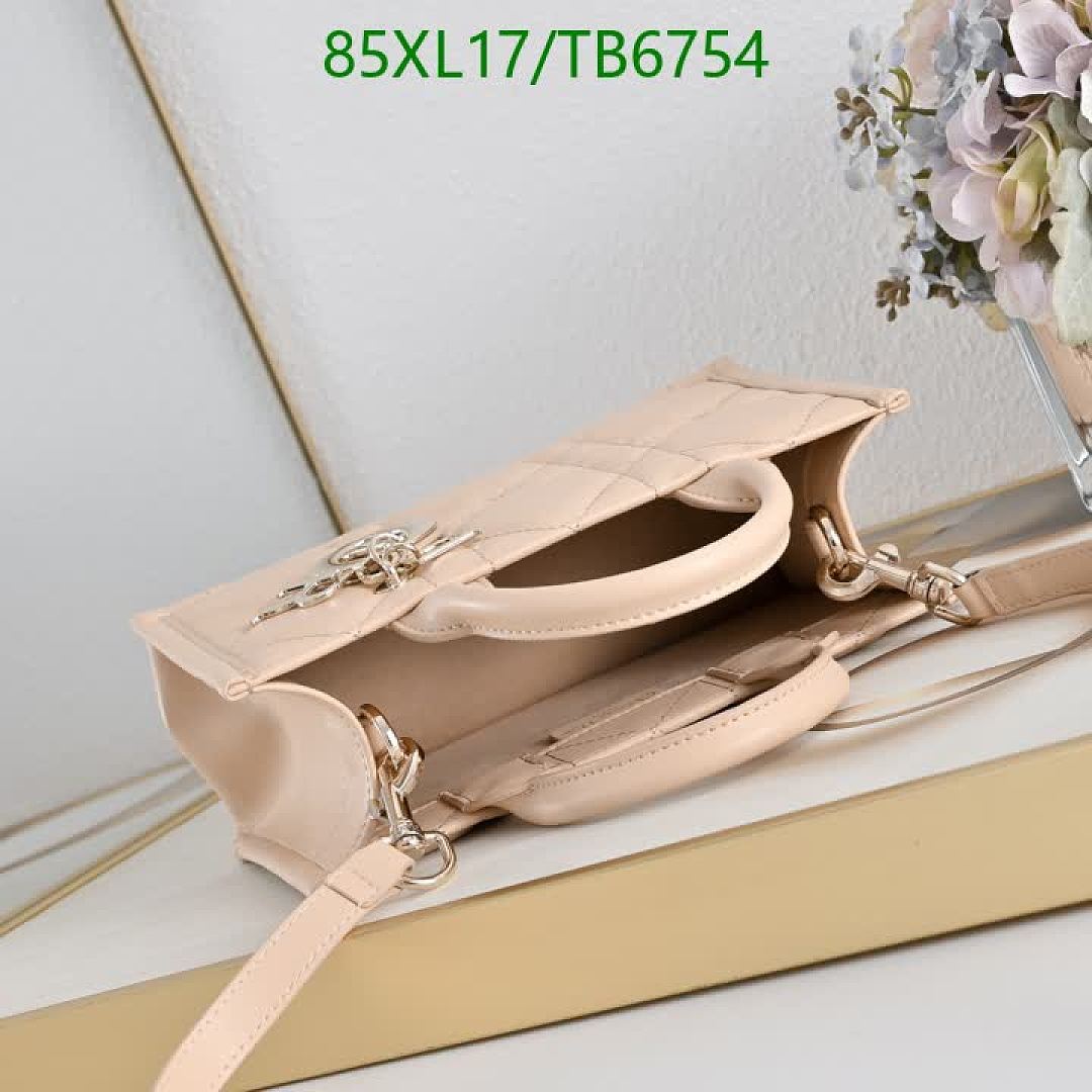Dior-Bags(4A) Code: TB6754 $: 85USD