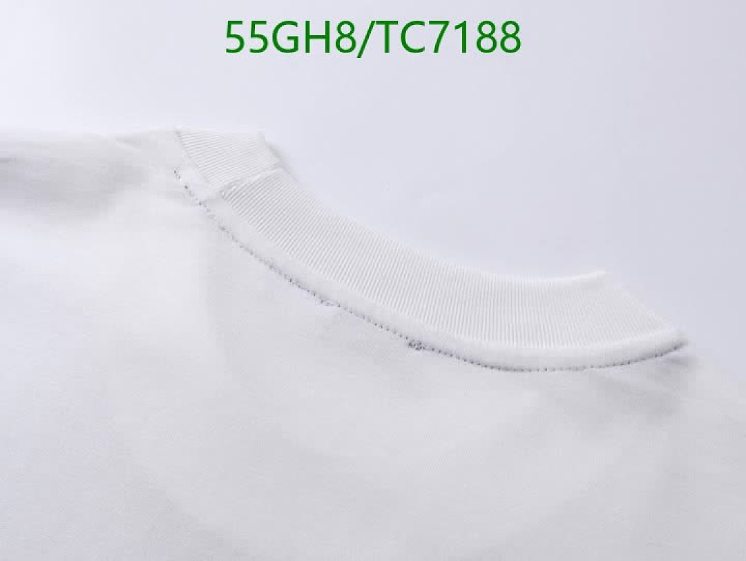 Burberry-Clothing Code: TC7188 $: 55USD
