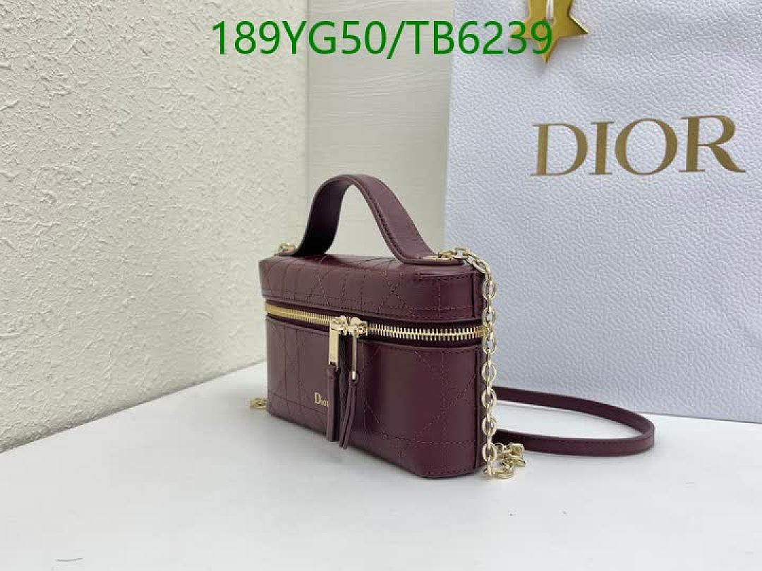 Dior-Bags(5A) Code: TB6239 $: 189USD