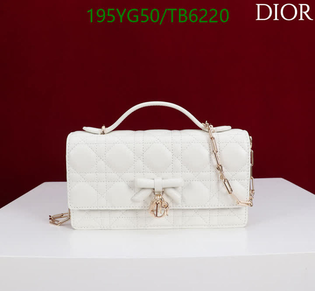 Dior-Bags(5A) Code: TB6220 $: 195USD