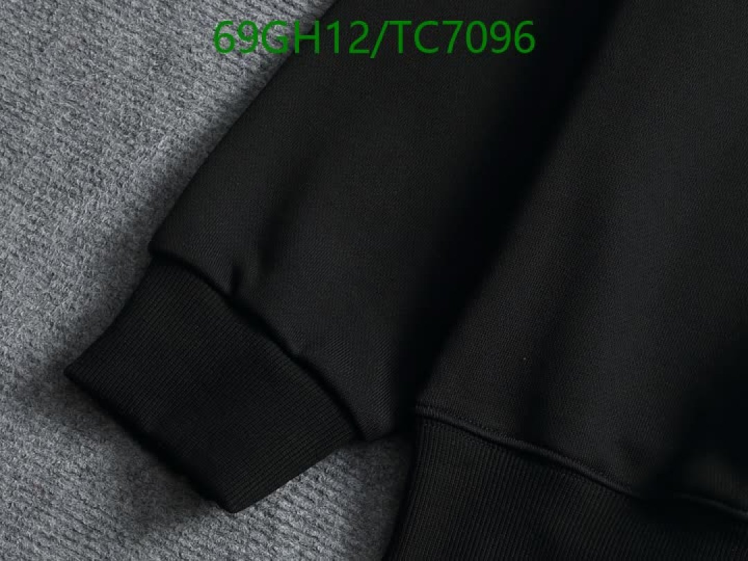 LV-Clothing Code: TC7096 $: 69USD