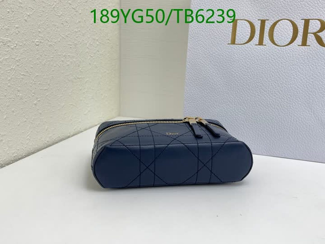 Dior-Bags(5A) Code: TB6239 $: 189USD