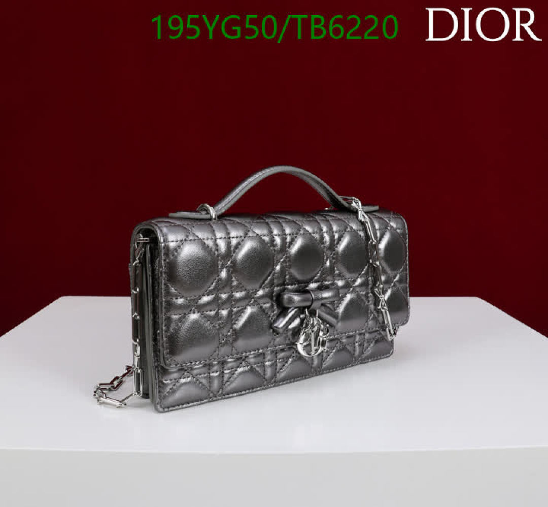 Dior-Bags(5A) Code: TB6220 $: 195USD