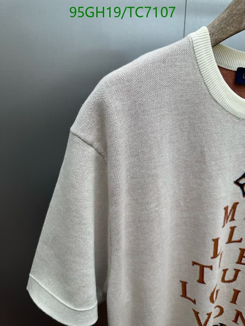 LV-Clothing Code: TC7107 $: 95USD