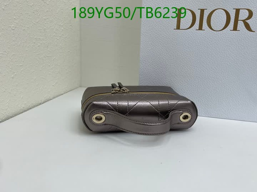 Dior-Bags(5A) Code: TB6239 $: 189USD