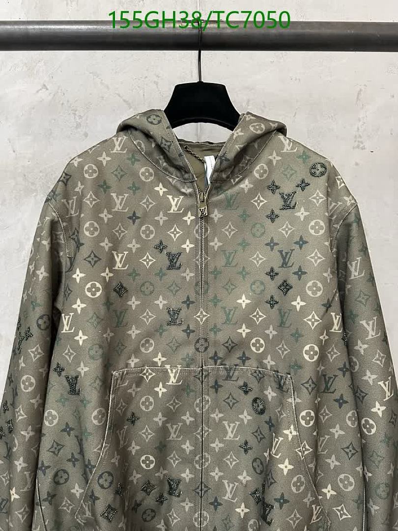 LV-Clothing Code: TC7050 $: 155USD