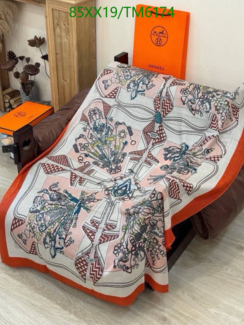 Hermes-Scarves Code: TM6174 $: 85USD