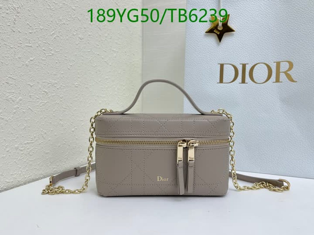 Dior-Bags(5A) Code: TB6239 $: 189USD