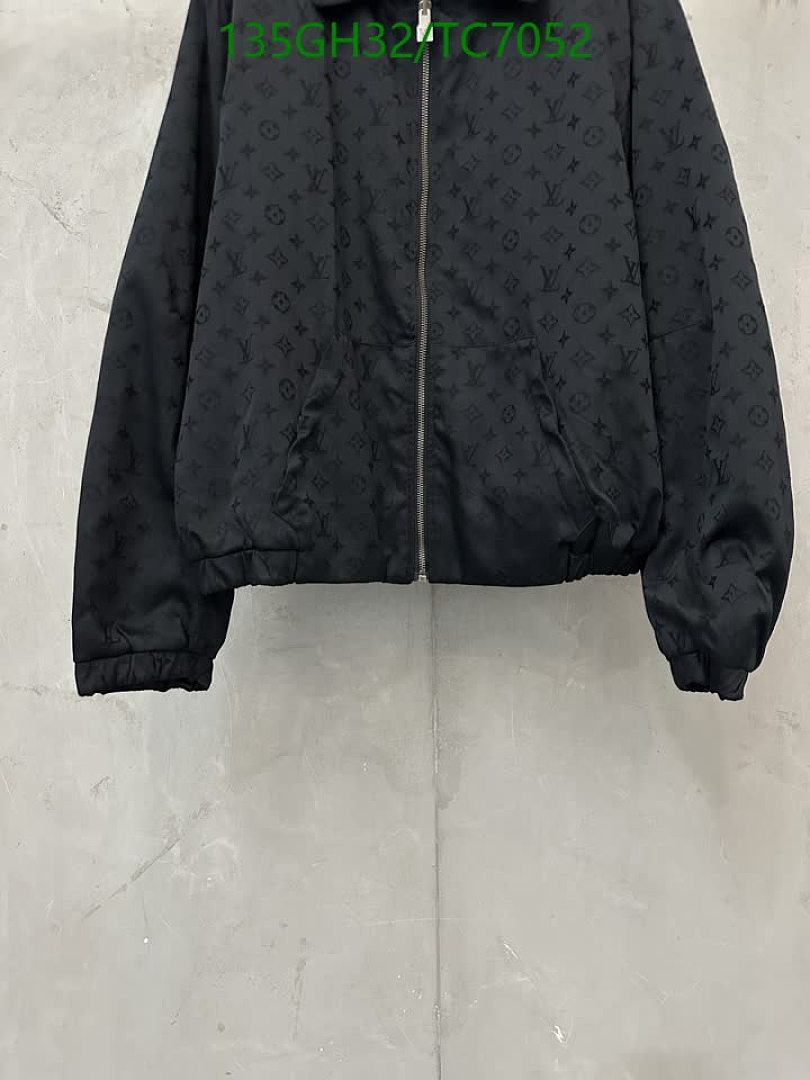 LV-Clothing Code: TC7052 $: 135USD
