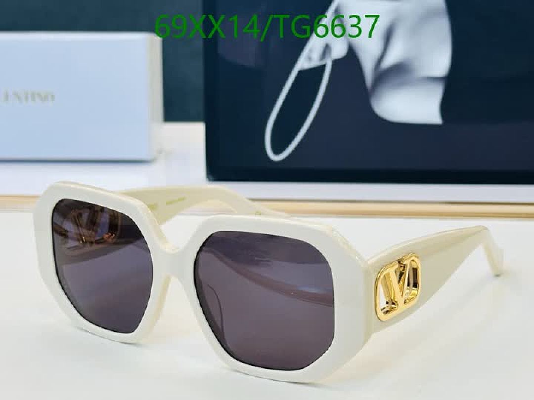 Valentino-Glasses Code: TG6637 $: 69USD