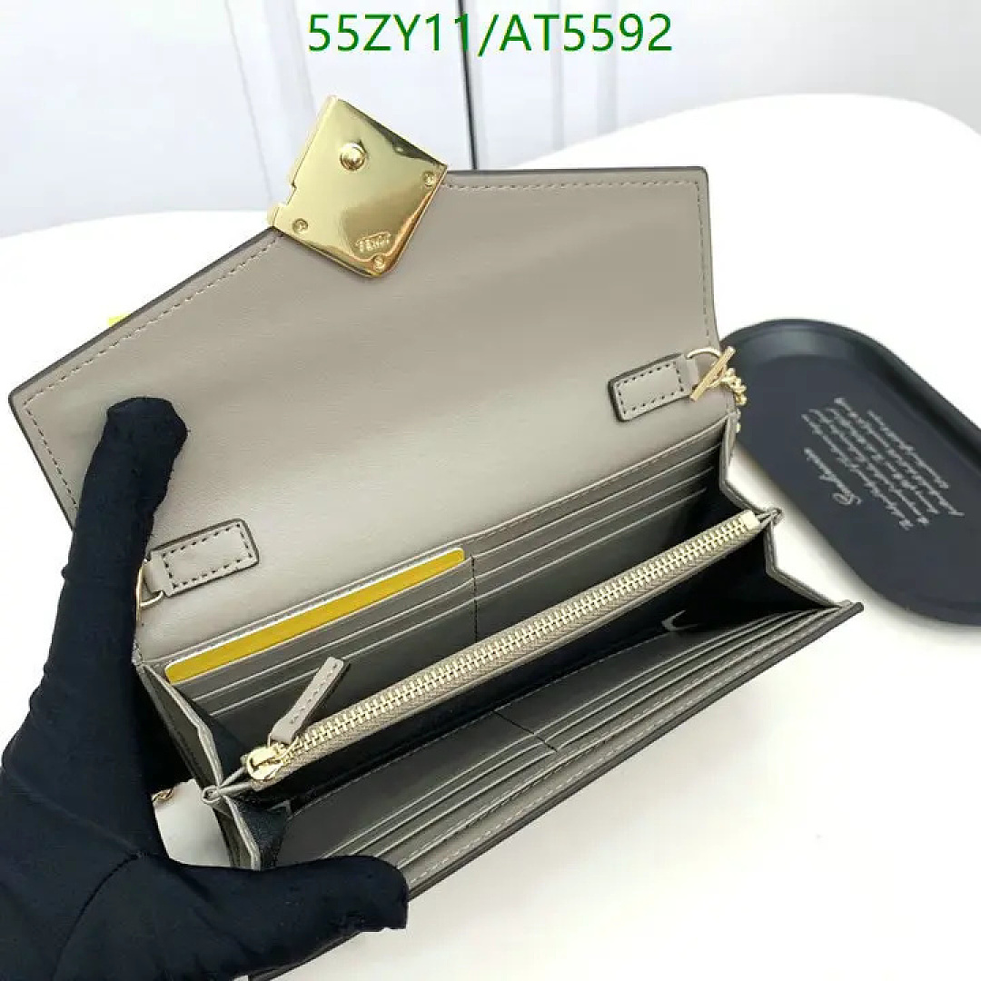 Fendi-Wallets(4A) Code: AT5592 $: 55USD
