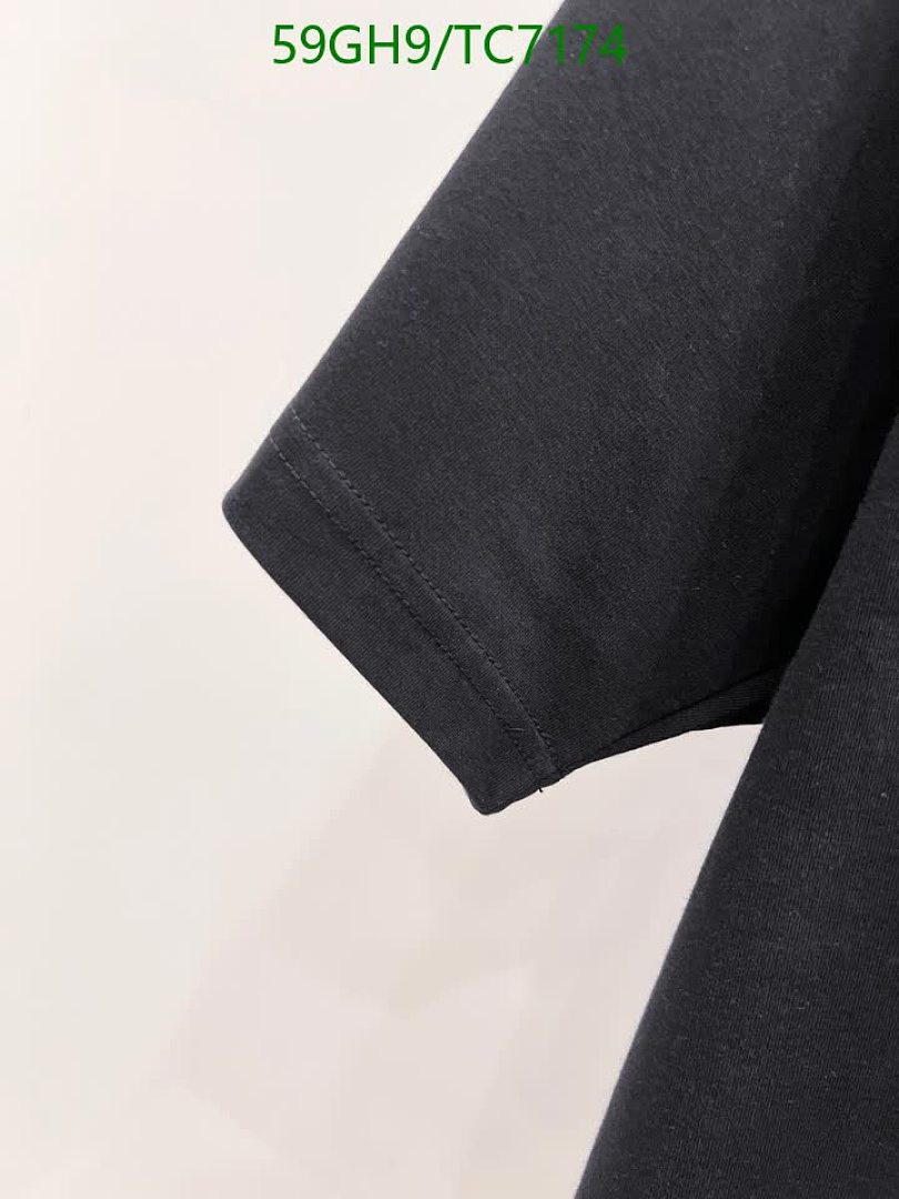 Burberry-Clothing Code: TC7174 $: 59USD
