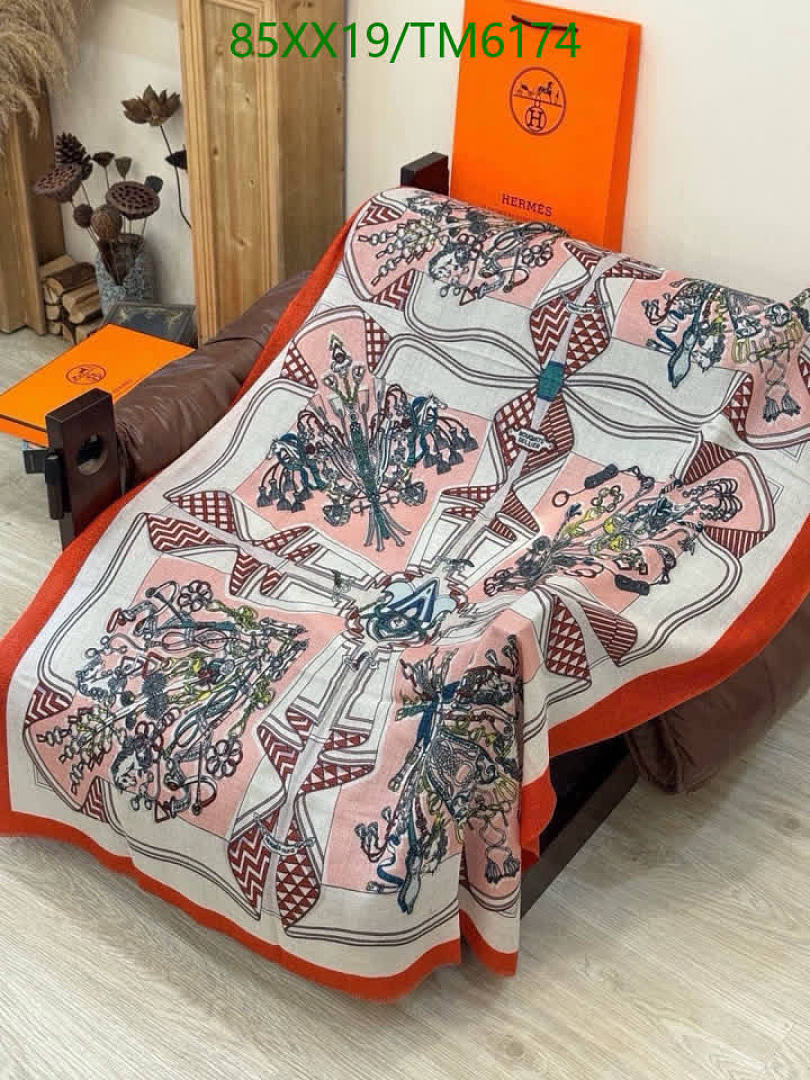 Hermes-Scarves Code: TM6174 $: 85USD
