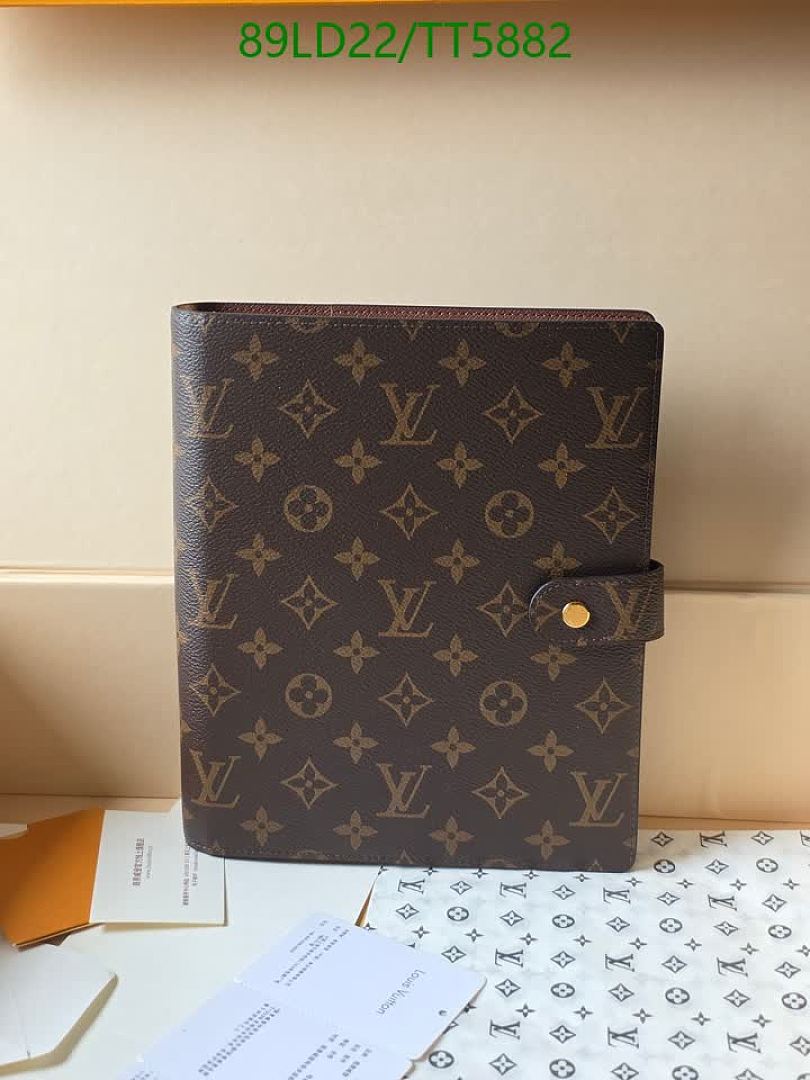 LV-Wallets(5A) Code: TT5882 $: 89USD