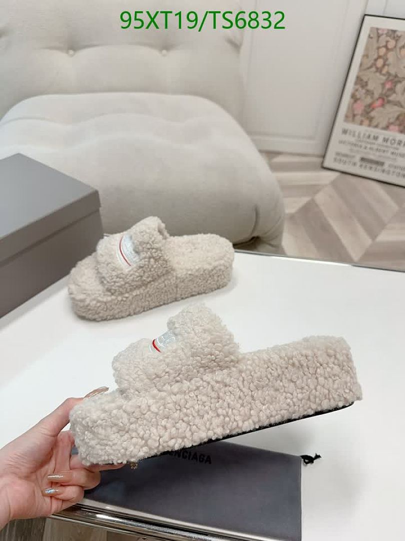 Balenciaga-Shoes(Women) Code: TS6832 $: 95USD