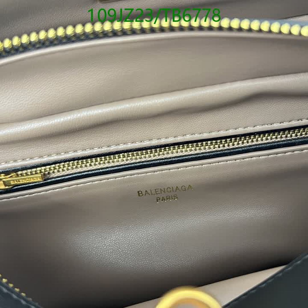 Balenciaga-Bags(4A) Code: TB6778 $: 109USD