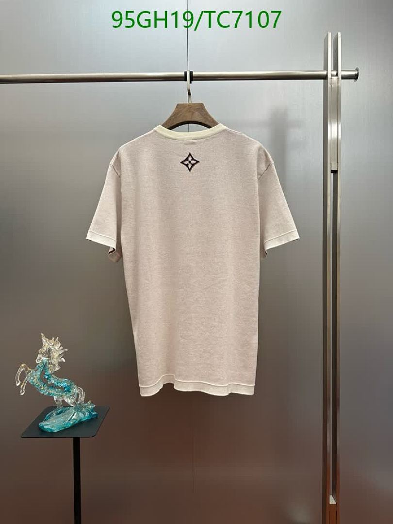 LV-Clothing Code: TC7107 $: 95USD
