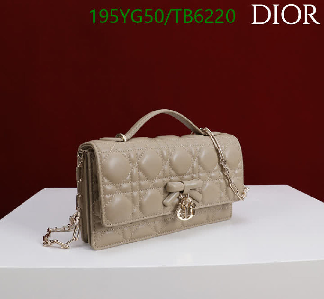 Dior-Bags(5A) Code: TB6220 $: 195USD