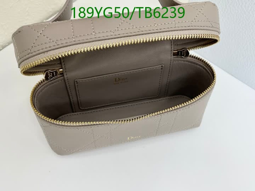 Dior-Bags(5A) Code: TB6239 $: 189USD