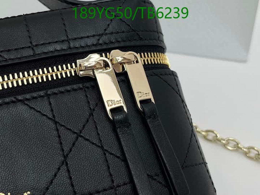Dior-Bags(5A) Code: TB6239 $: 189USD