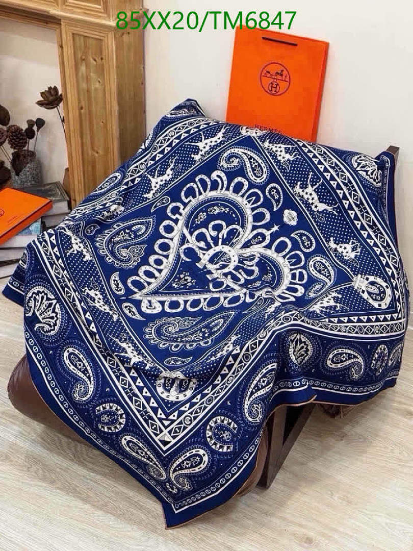 Hermes-Scarves Code: TM6847 $: 85USD