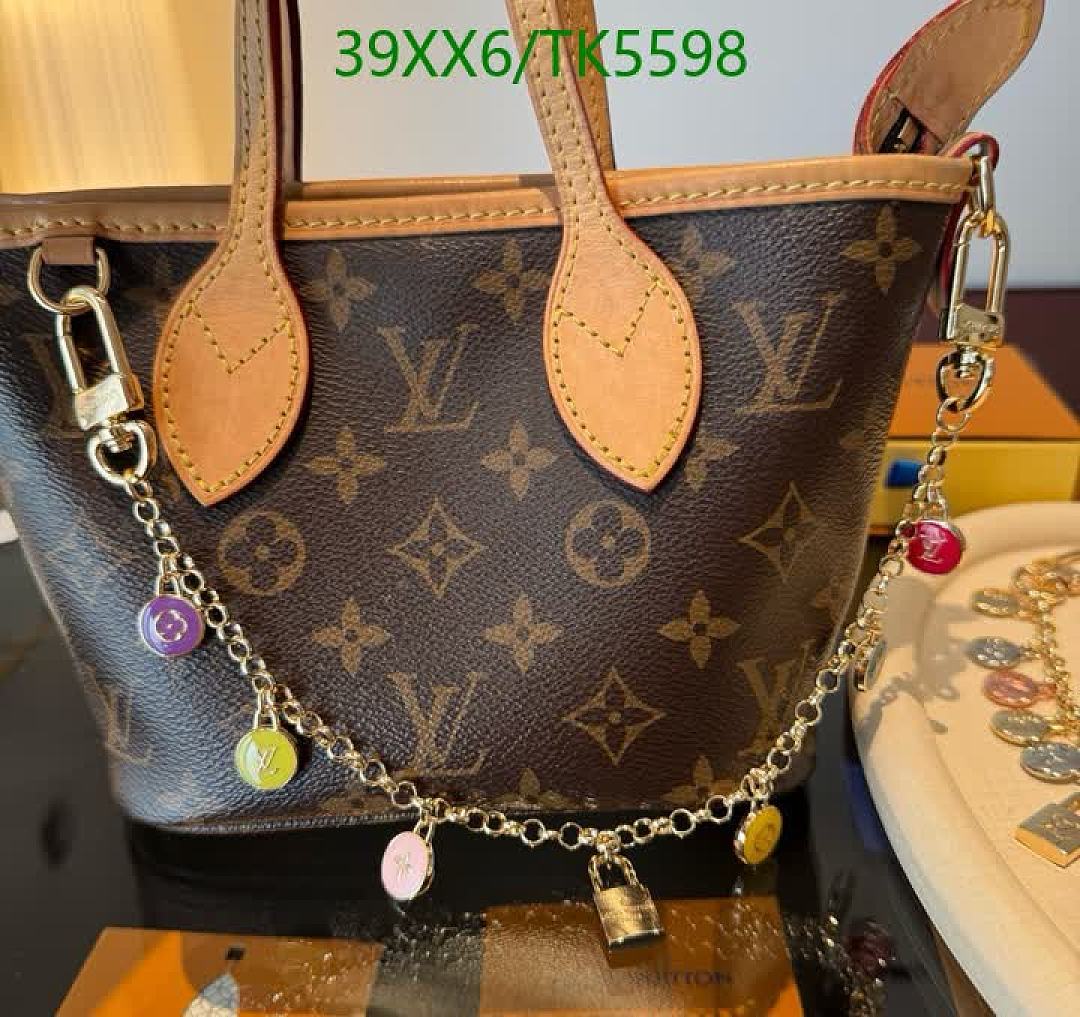 LV-Keychains & Bag Charms Code: TK5598 $: 39USD