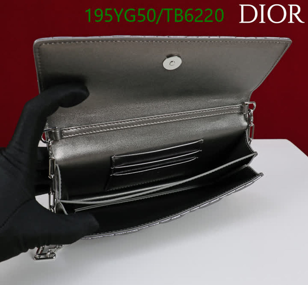 Dior-Bags(5A) Code: TB6220 $: 195USD