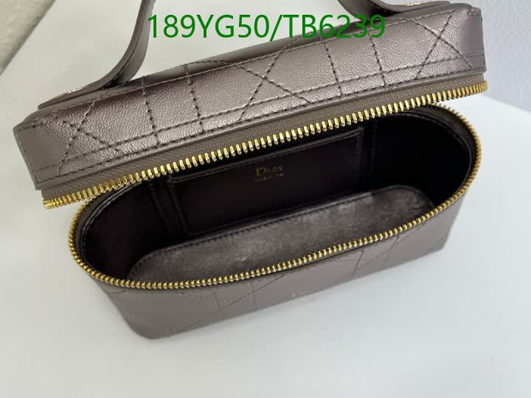 Dior-Bags(5A) Code: TB6239 $: 189USD