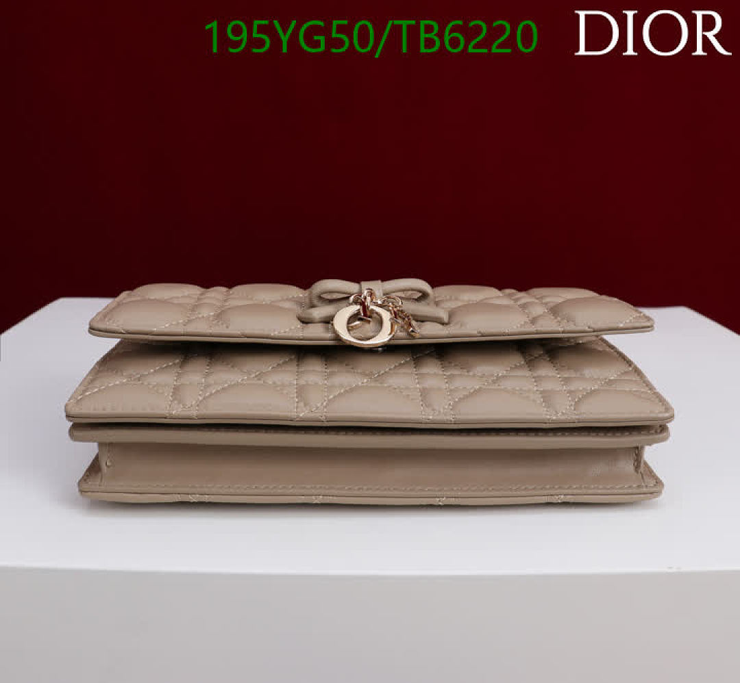 Dior-Bags(5A) Code: TB6220 $: 195USD