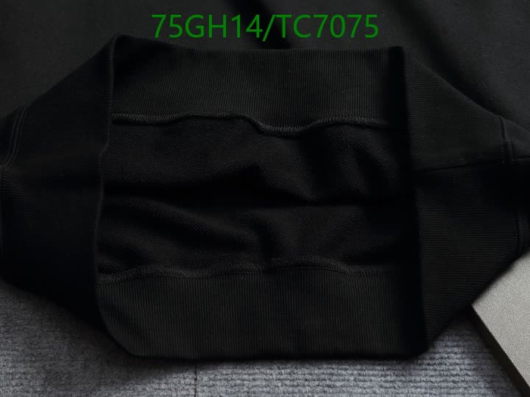 LV-Clothing Code: TC7075 $: 75USD