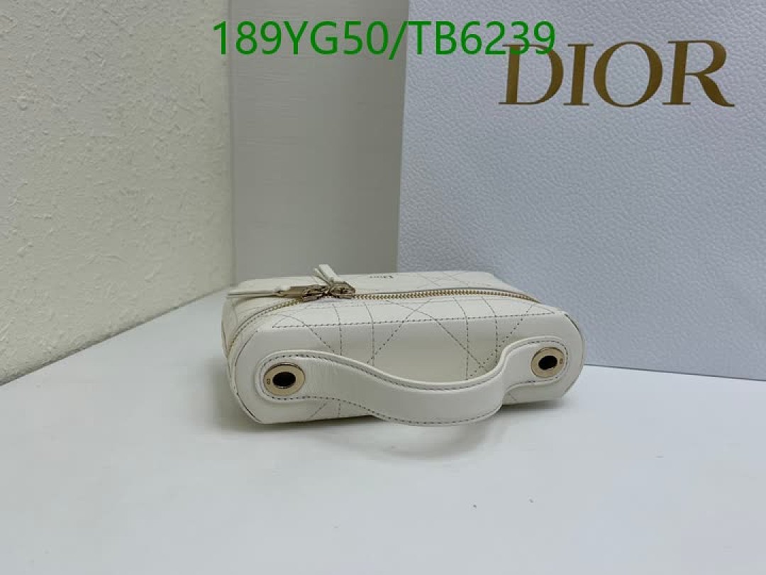 Dior-Bags(5A) Code: TB6239 $: 189USD