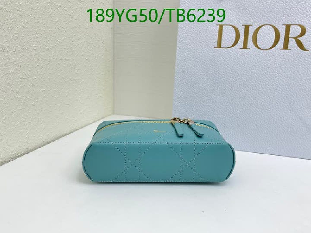Dior-Bags(5A) Code: TB6239 $: 189USD