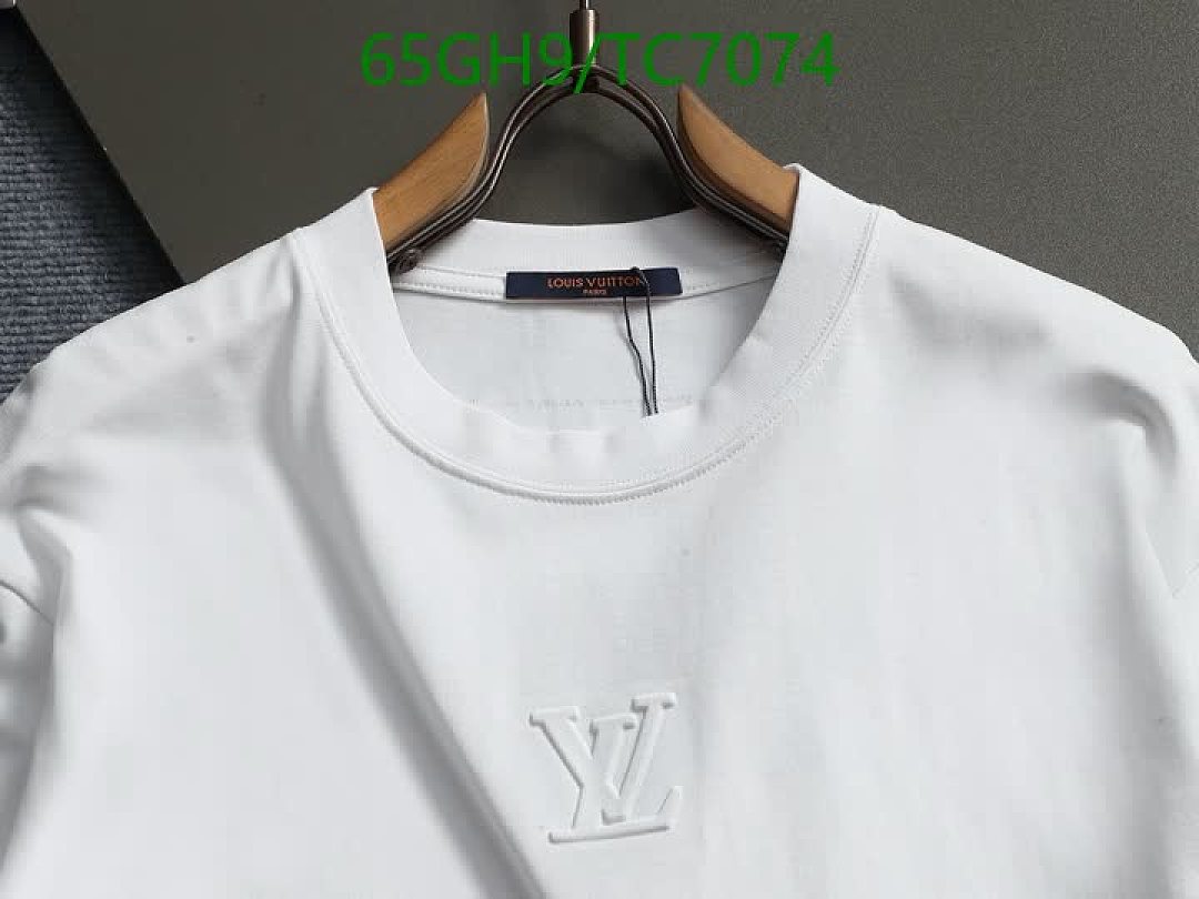 LV-Clothing Code: TC7074 $: 65USD