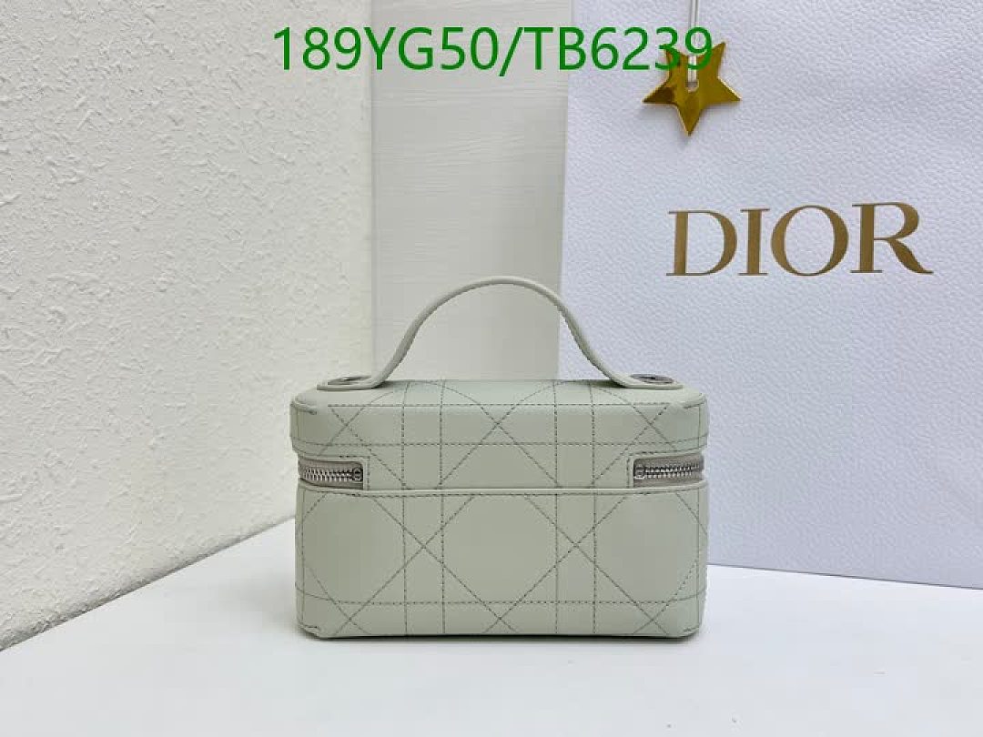Dior-Bags(5A) Code: TB6239 $: 189USD