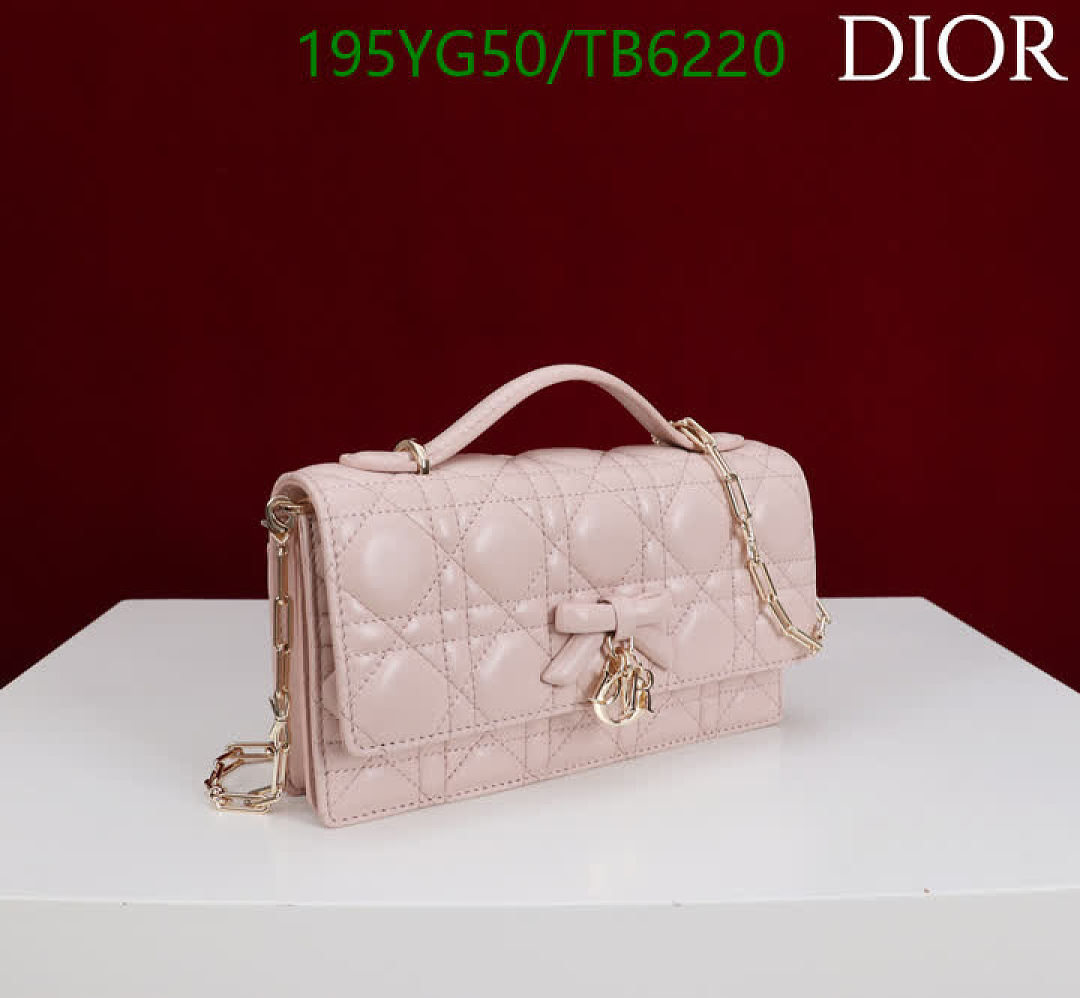 Dior-Bags(5A) Code: TB6220 $: 195USD