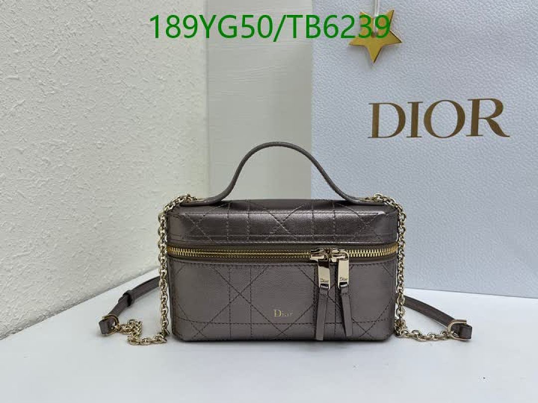 Dior-Bags(5A) Code: TB6239 $: 189USD