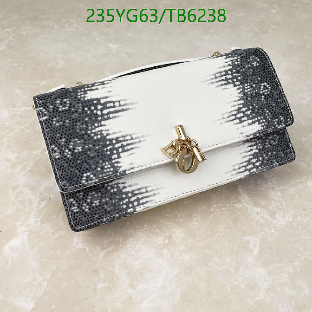 Dior-Bags(5A) Code: TB6238 $: 235USD