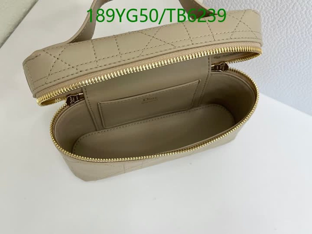 Dior-Bags(5A) Code: TB6239 $: 189USD