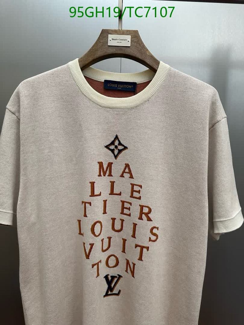 LV-Clothing Code: TC7107 $: 95USD