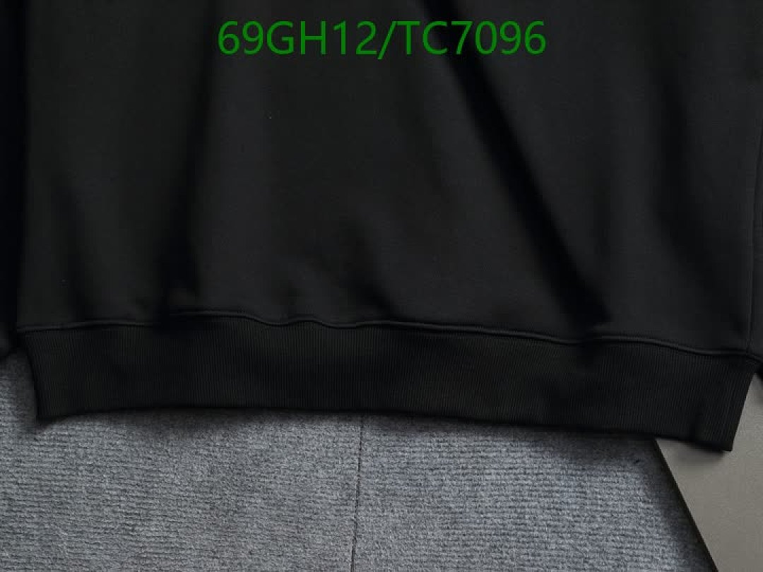 LV-Clothing Code: TC7096 $: 69USD