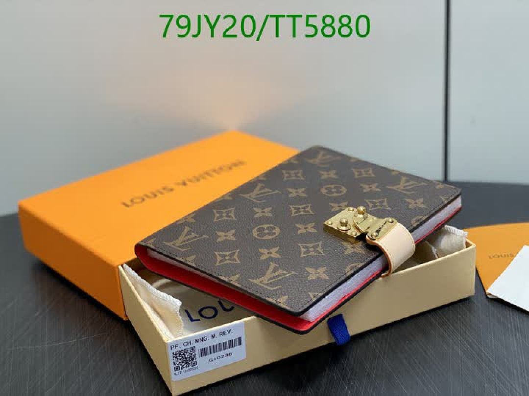 LV-Wallets(5A) Code: TT5880 $: 79USD