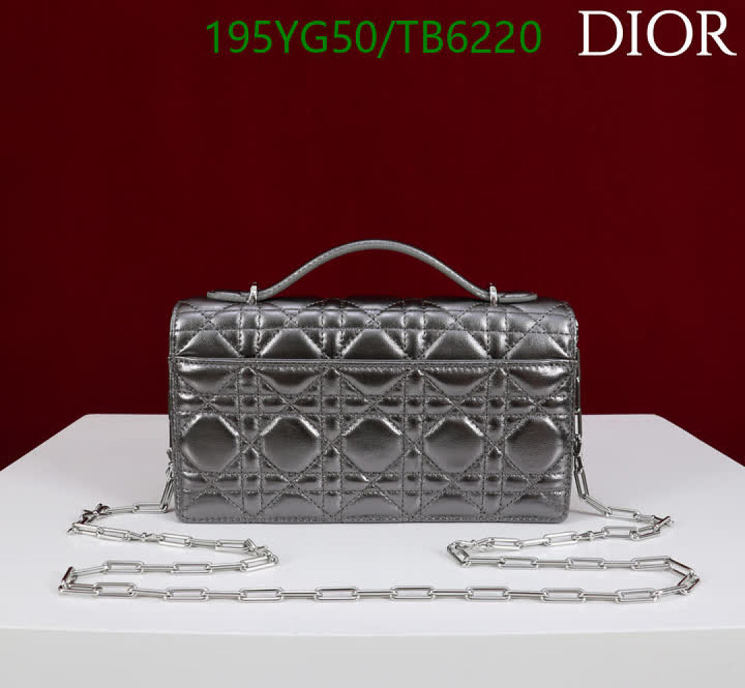 Dior-Bags(5A) Code: TB6220 $: 195USD