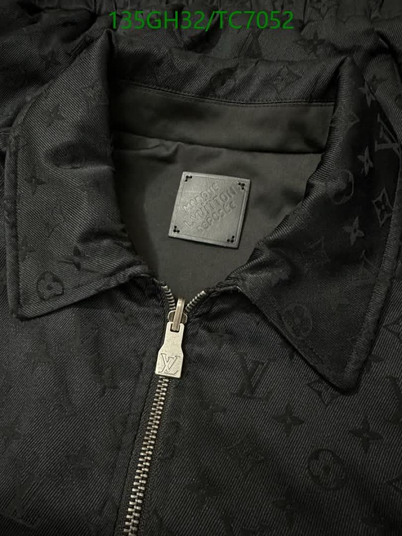 LV-Clothing Code: TC7052 $: 135USD