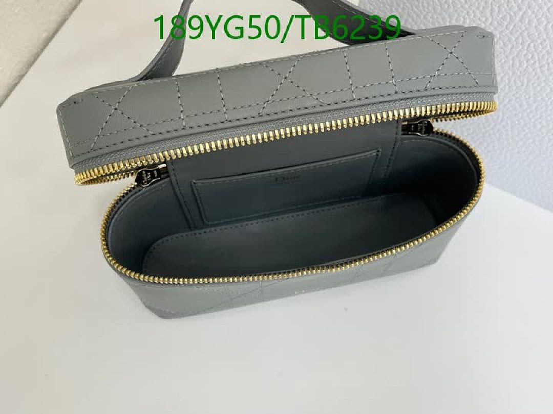Dior-Bags(5A) Code: TB6239 $: 189USD