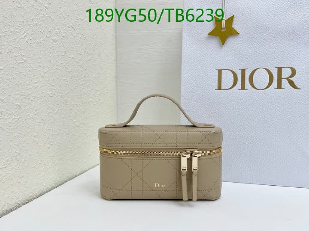 Dior-Bags(5A) Code: TB6239 $: 189USD