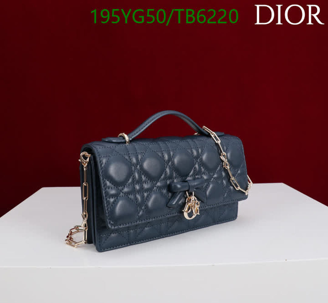 Dior-Bags(5A) Code: TB6220 $: 195USD