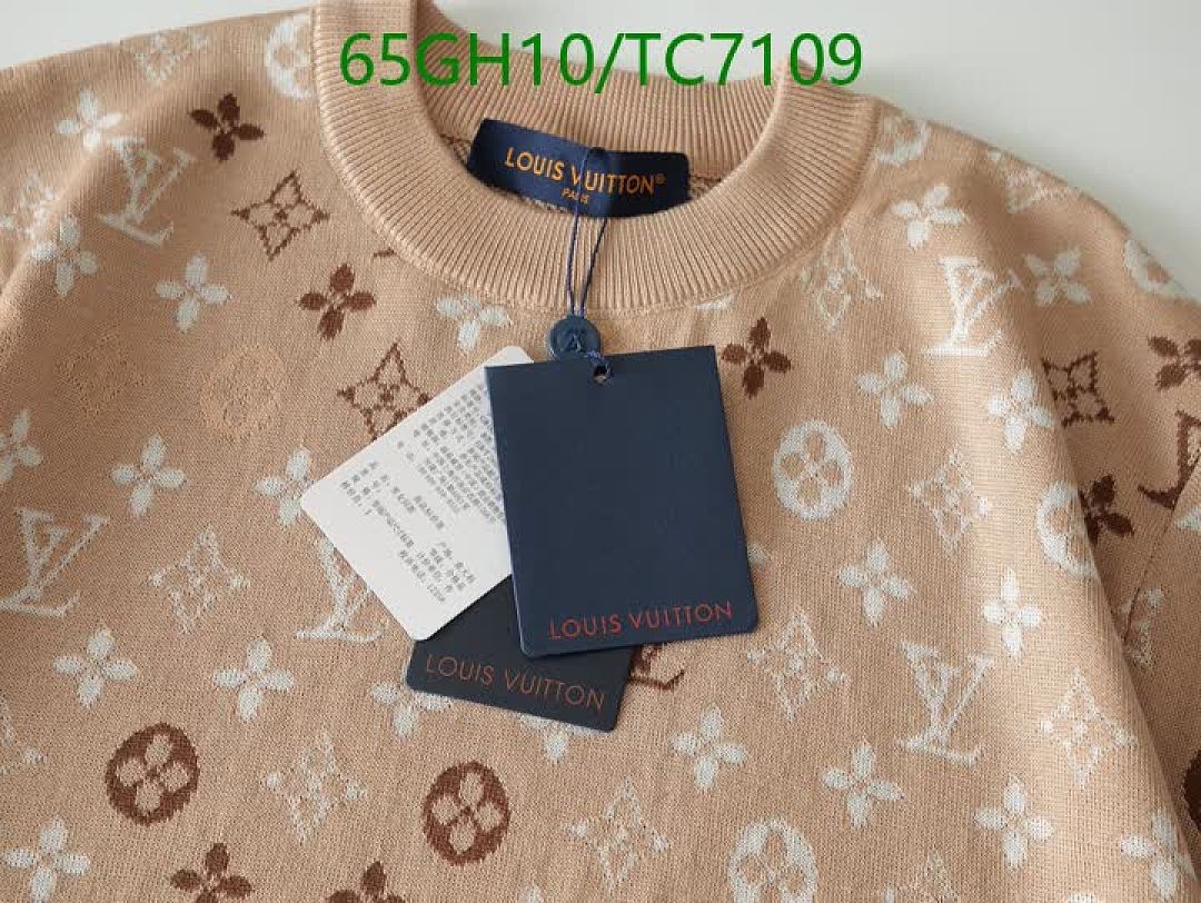 LV-Clothing Code: TC7109 $: 65USD