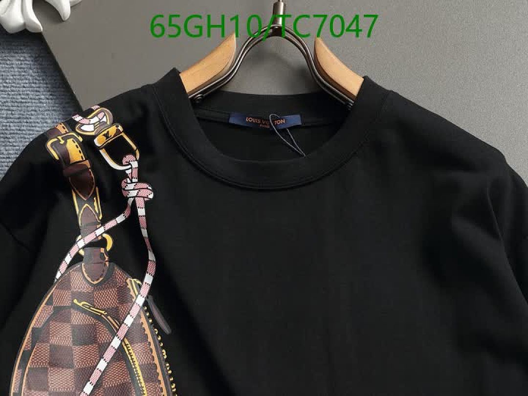 LV-Clothing Code: TC7047 $: 65USD