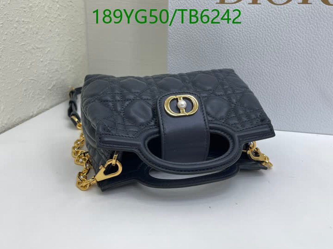 Dior-Bags(5A) Code: TB6242 $: 189USD
