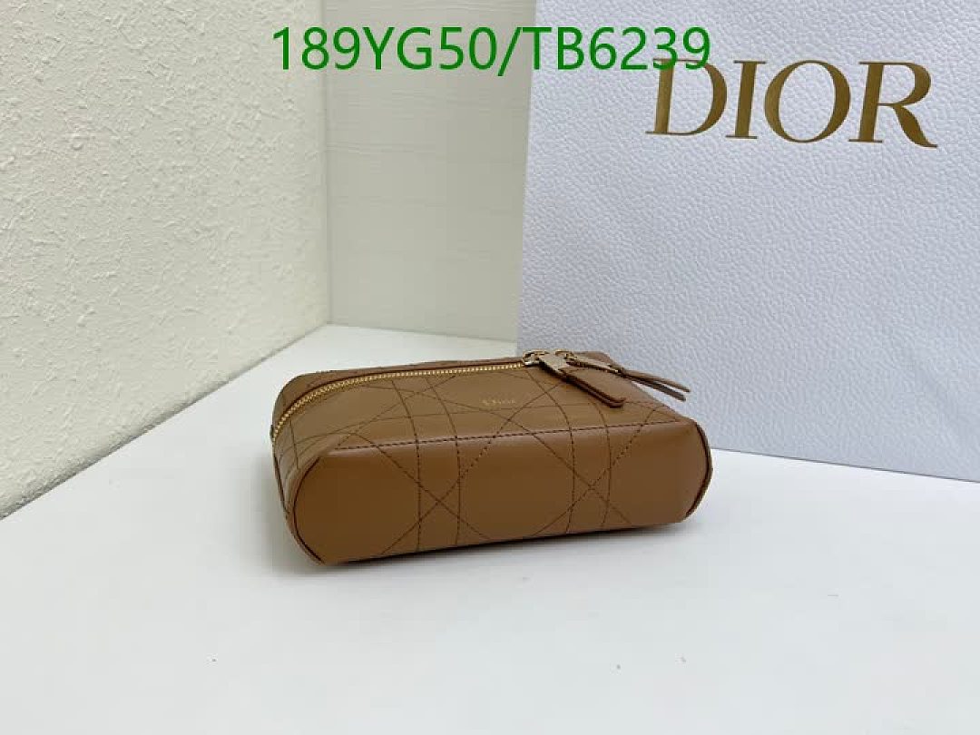 Dior-Bags(5A) Code: TB6239 $: 189USD